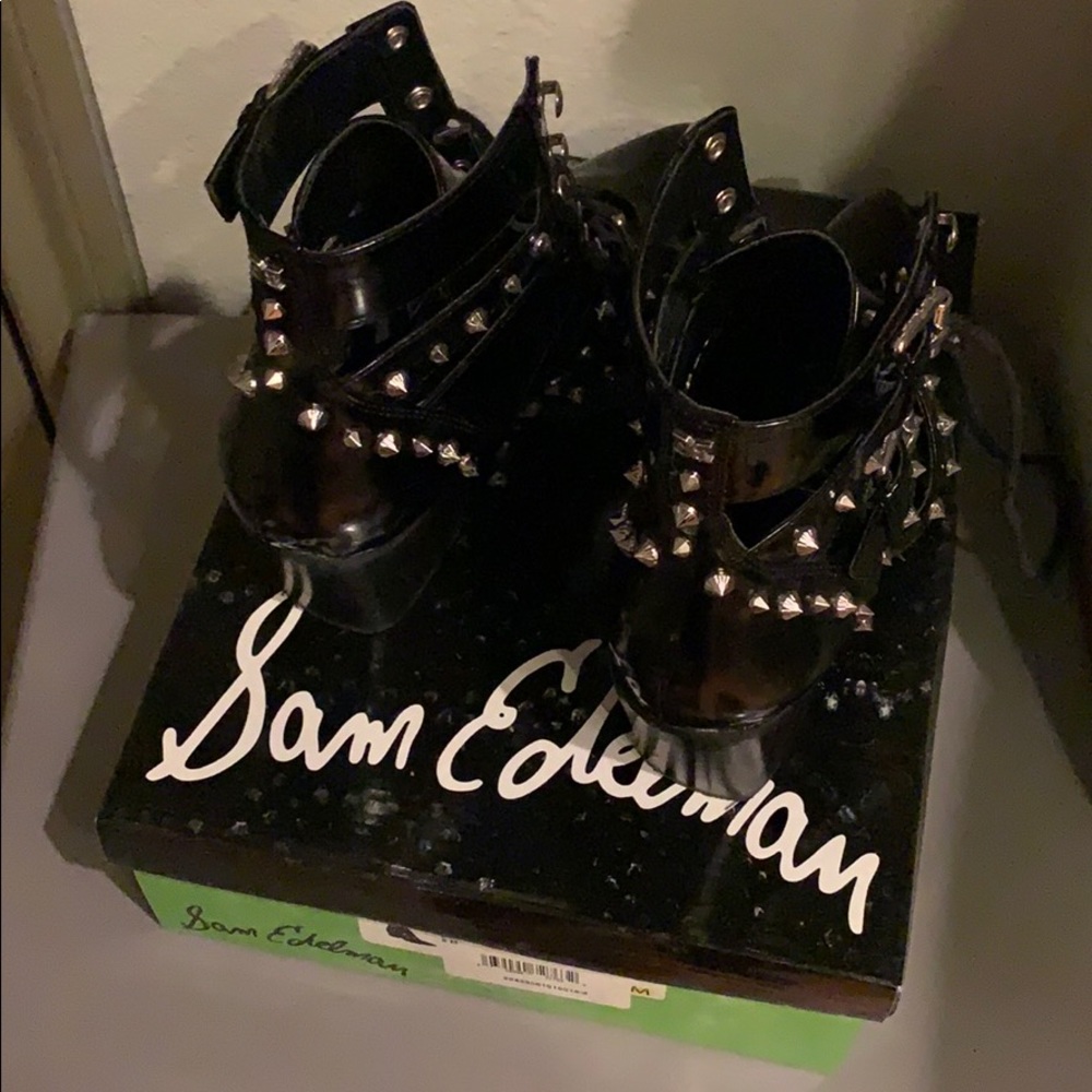 Sam Edelman Elana Cut-Out Studded Black Bootie - Picture 6 of 6